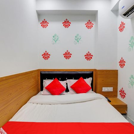 Hotel O Green City Сурат Екстериор снимка