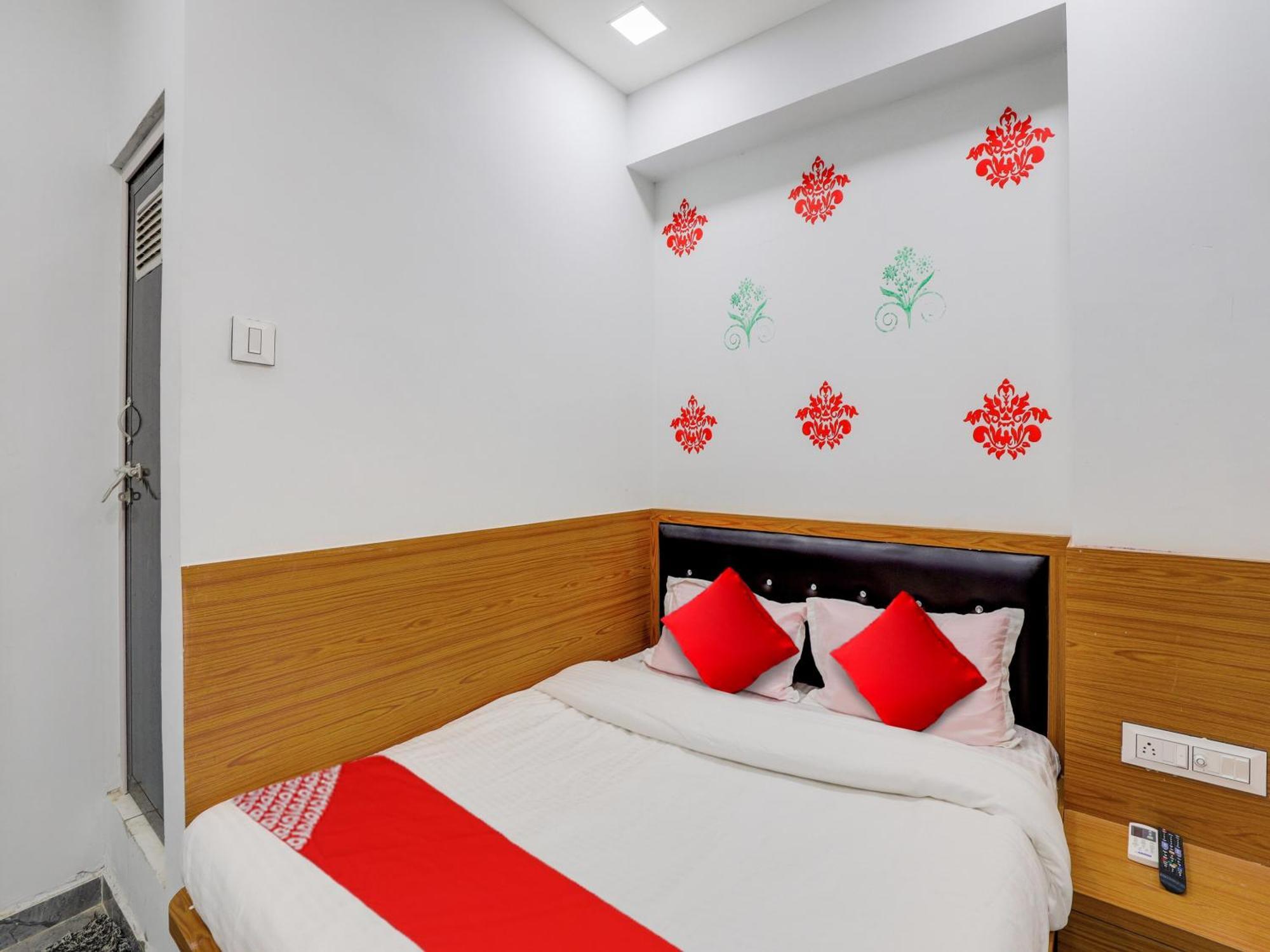 Hotel O Green City Сурат Екстериор снимка