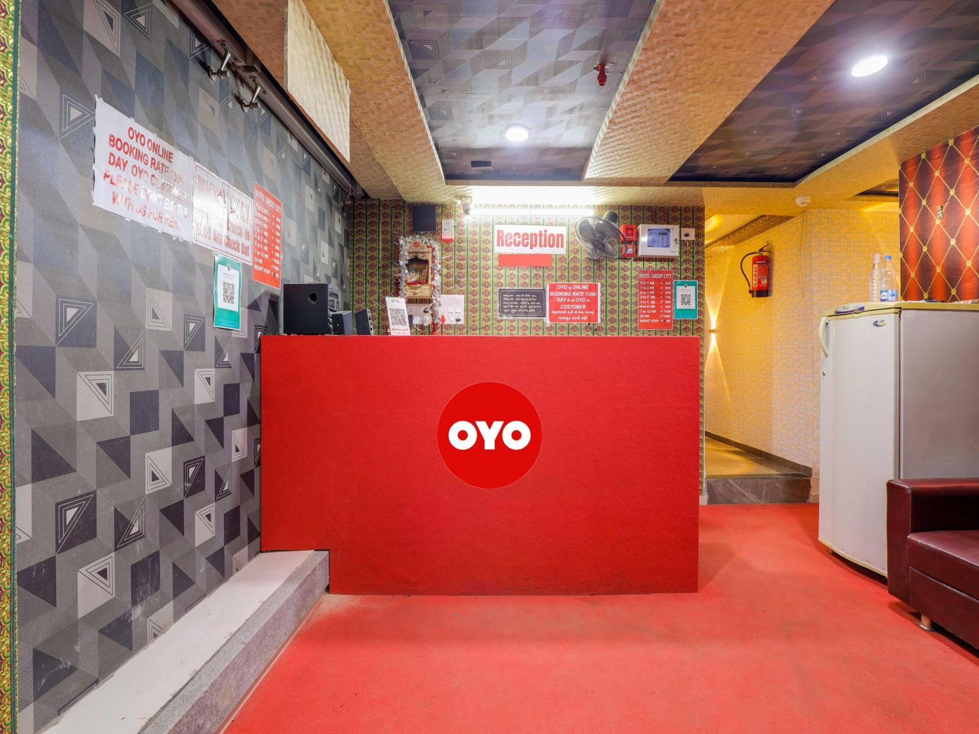 Hotel O Green City Сурат Екстериор снимка